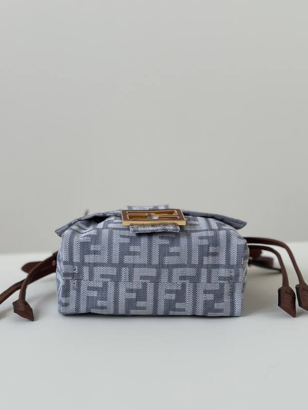 Fendi shoulder bag — 1:1 Replica