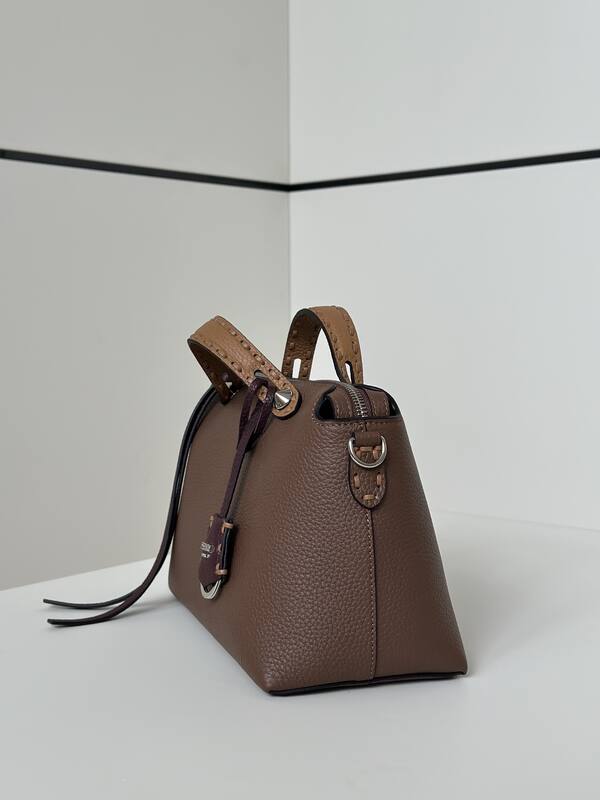 Fendi Brown 25x18x10cm shoulder bag — AAA Quality Replica