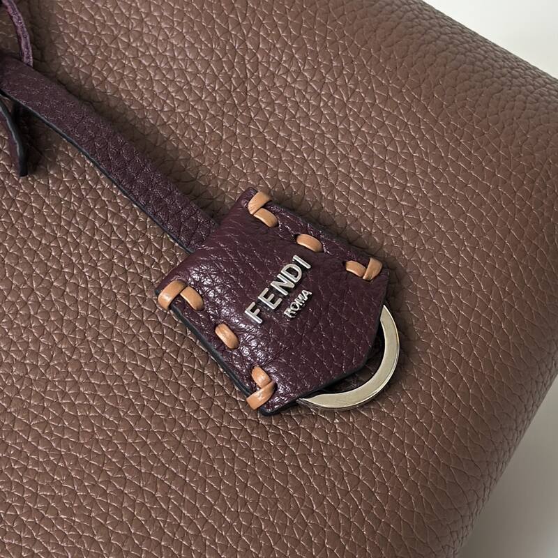 Fendi Brown 25x18x10cm shoulder bag — AAA Quality Replica