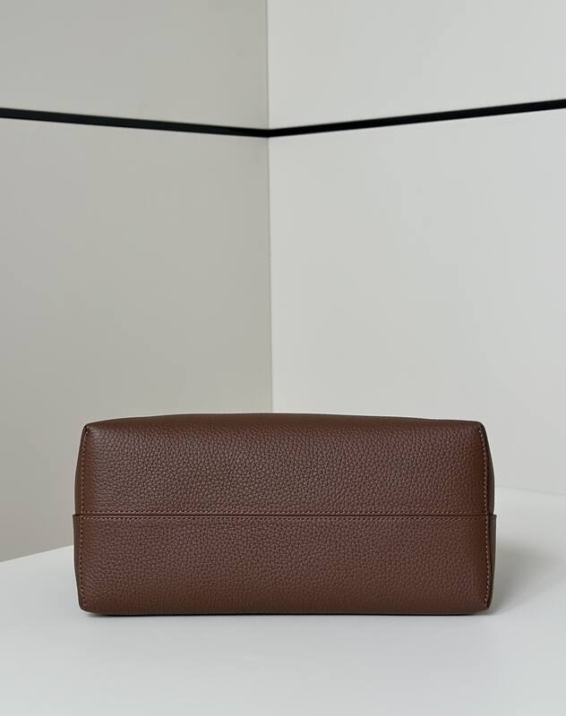 Fendi Brown 25x18x10cm shoulder bag — AAA Quality Replica