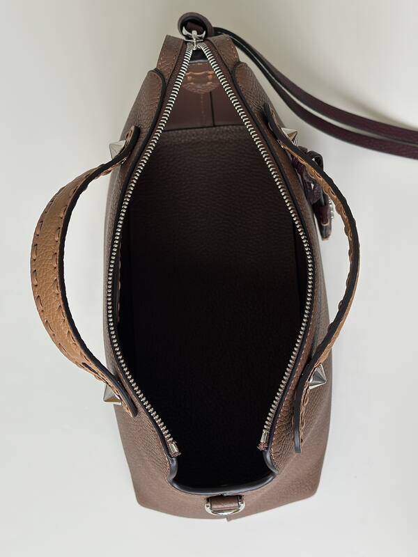 Fendi Brown 25x18x10cm shoulder bag — AAA Quality Replica