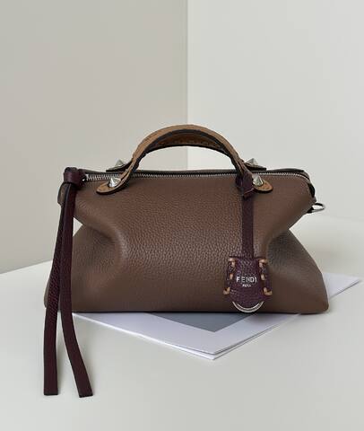 Fendi Brown 25x18x10cm shoulder bag AAA Quality Replica