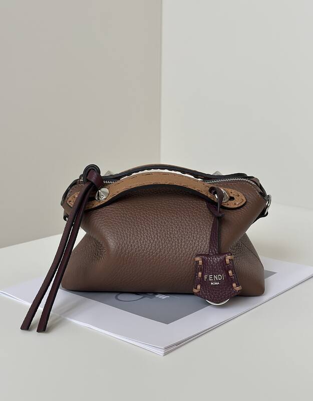 Fendi Brown shoulder bag — 1:1 Replica