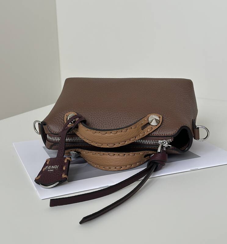 Fendi Brown shoulder bag — 1:1 Replica