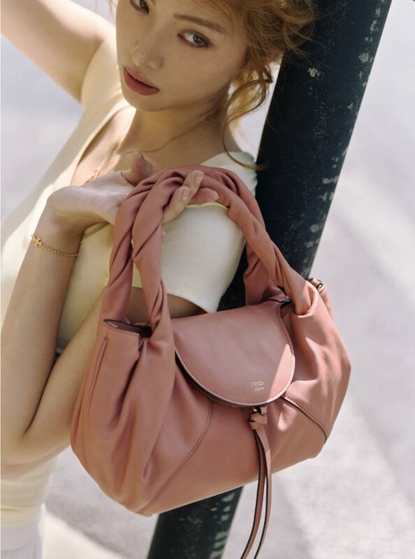 Fendi shoulder bag — AAA Quality Replica