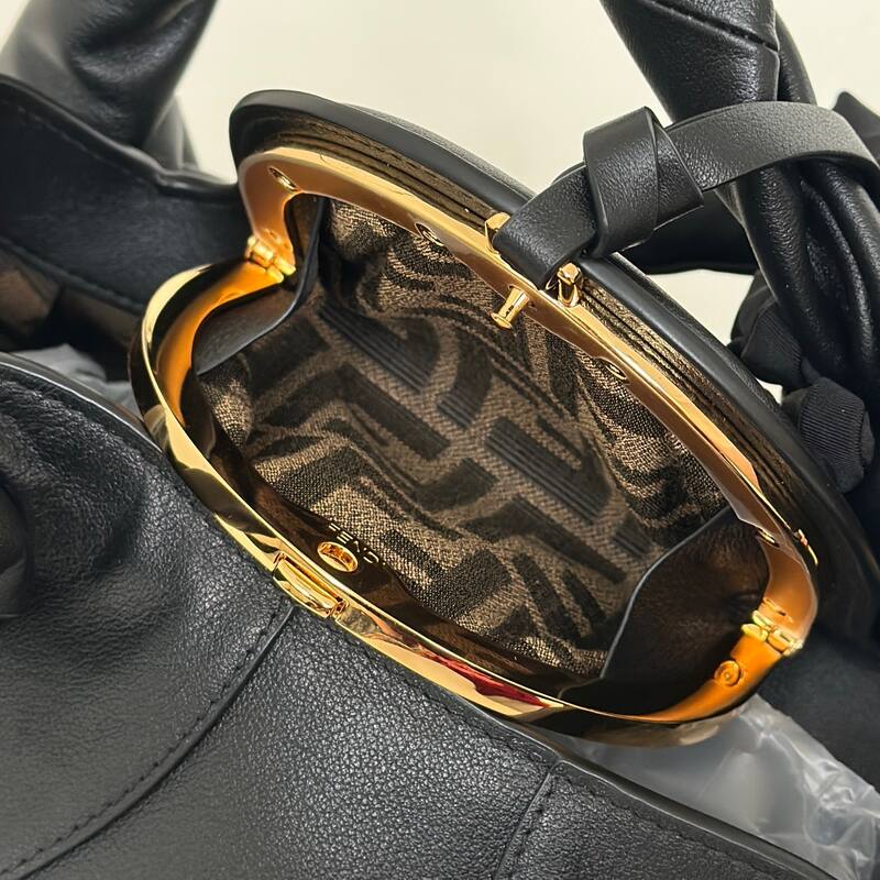 Fendi shoulder bag — AAA Quality Replica