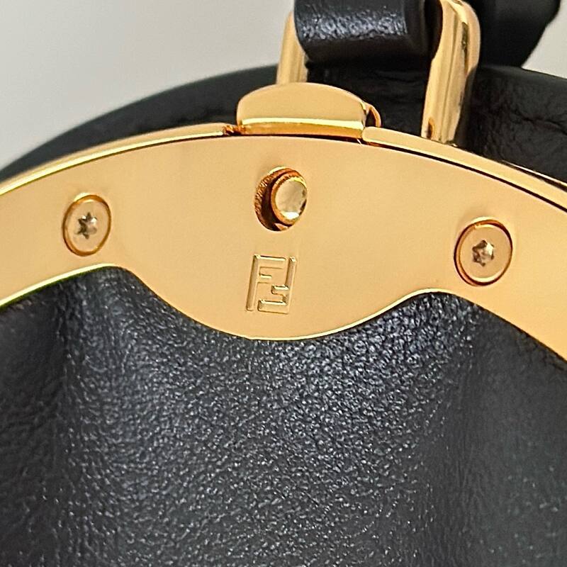 Fendi shoulder bag — AAA Quality Replica