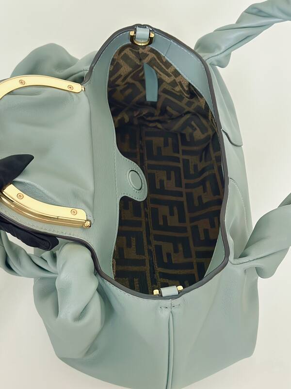 Fendi shoulder bag — AAA Quality Replica