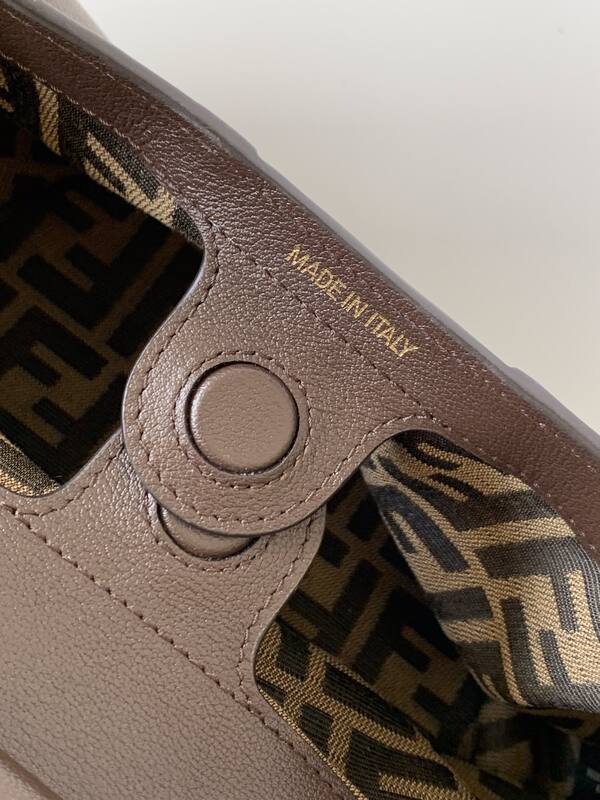 Fendi Brown shoulder bag — Top Quality Replica
