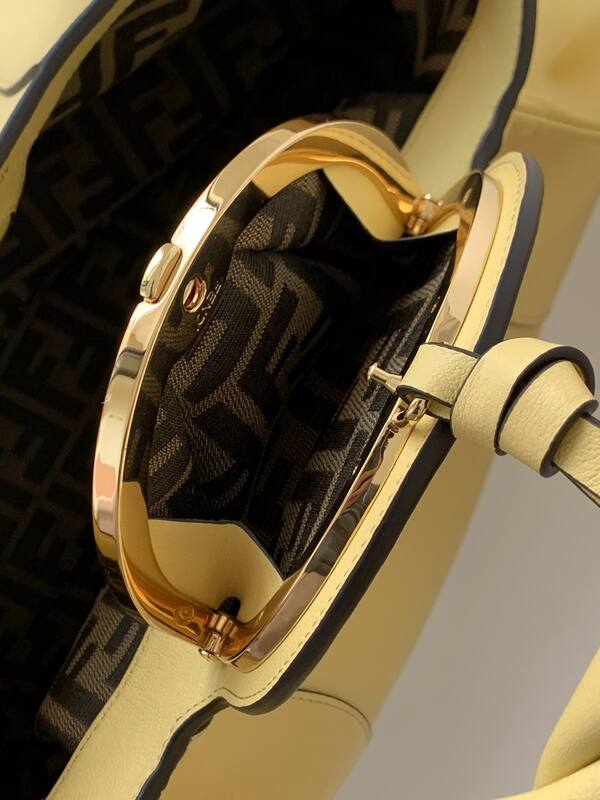 Fendi shoulder bag — Premium Replica