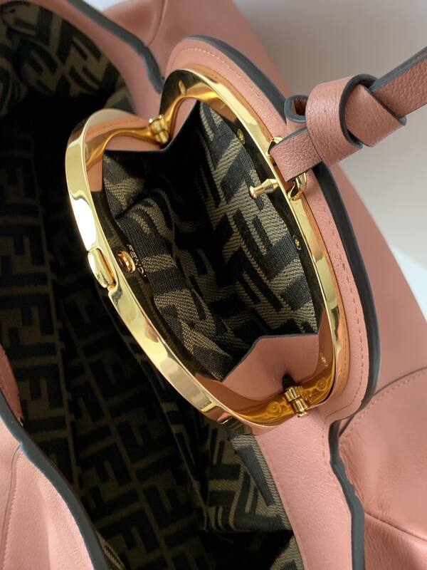 Fendi Pink 40x30x16cm shoulder bag — 1:1 Replica