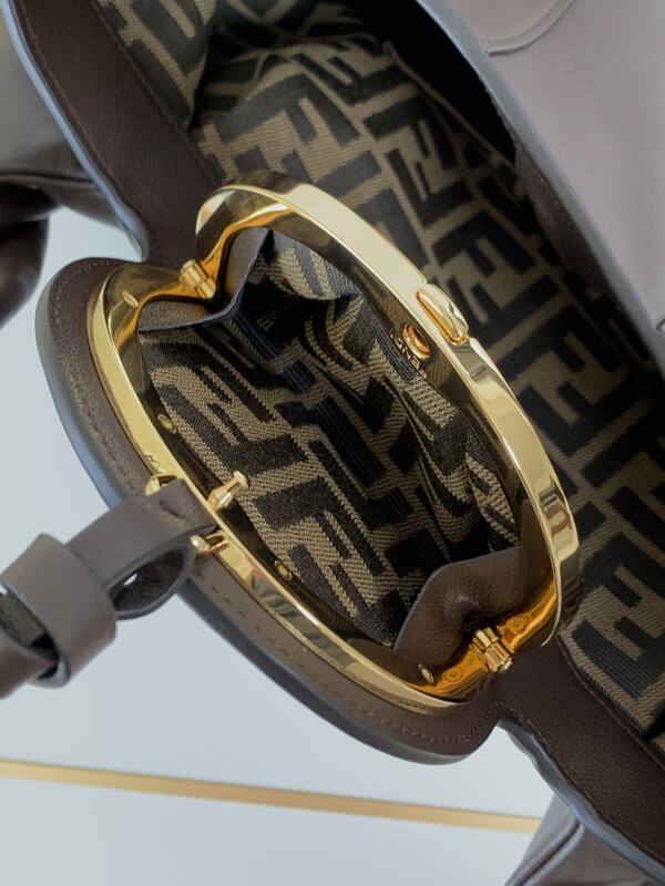 Fendi Brown shoulder bag — Top Quality Replica