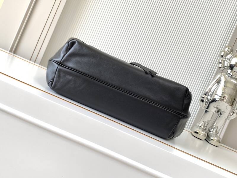 Fendi Black 40x30x16cm shoulder bag — Premium Replica
