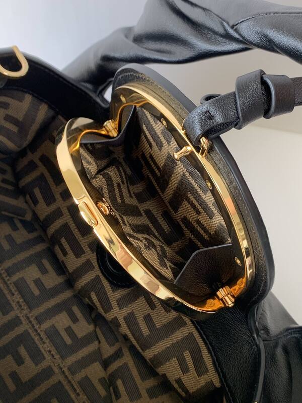 Fendi Black 40x30x16cm shoulder bag — Premium Replica