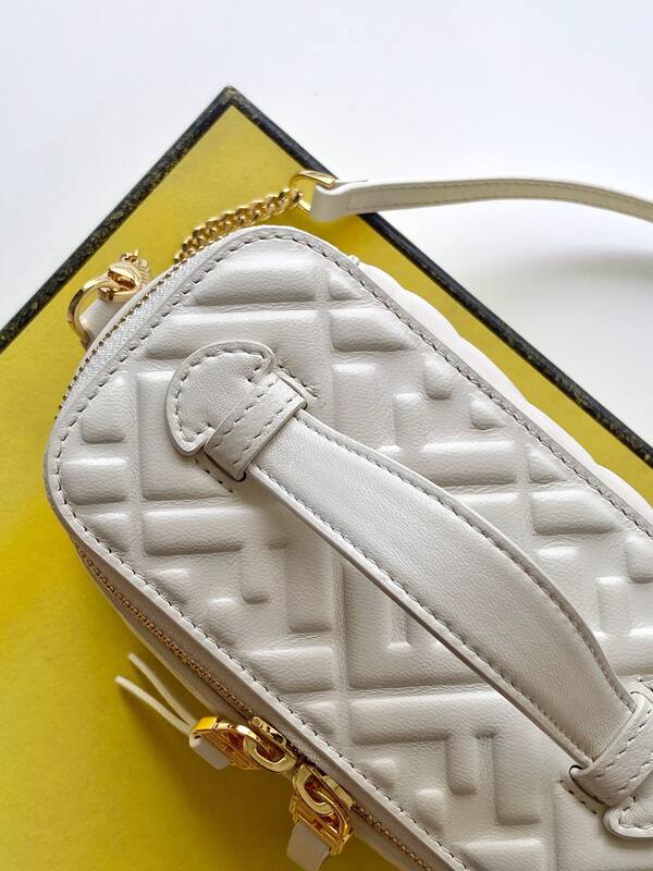 Fendi White 25x18x10cm shoulder bag — 1:1 Replica