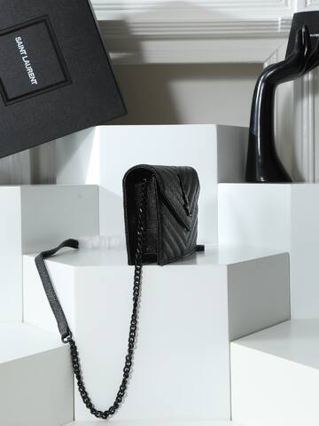 Saint Laurent Envelope Black 20 17 6cm crossbody 1 1 Replica