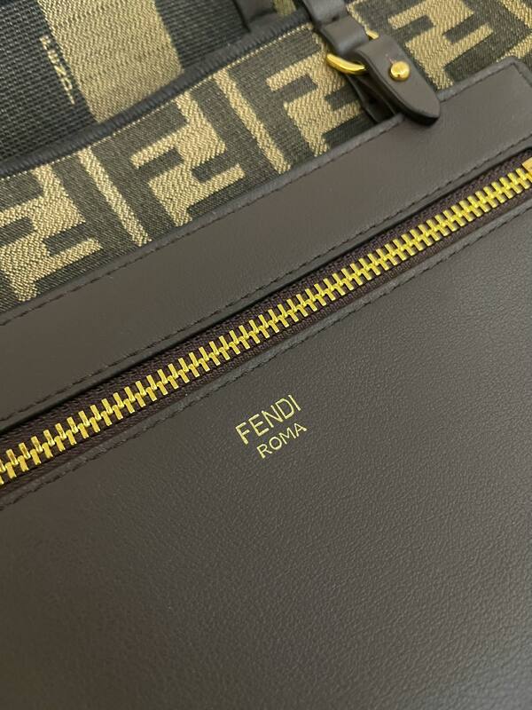 Fendi Brown 40x30x16cm shoulder bag — 1:1 Replica