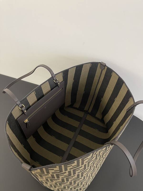 Fendi Brown 40x30x16cm shoulder bag — 1:1 Replica