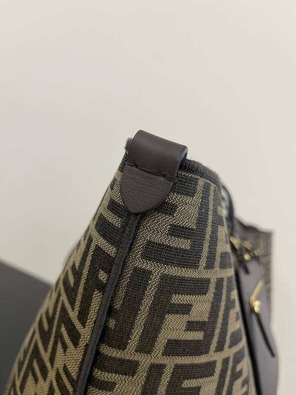 Fendi Brown 40x30x16cm shoulder bag — 1:1 Replica