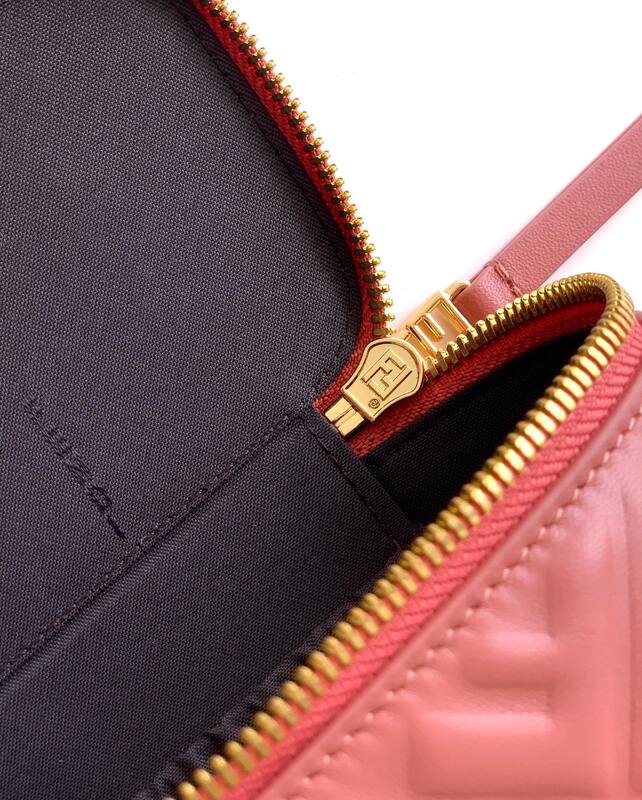 Fendi Pink 25x18x10cm shoulder bag — Premium Replica