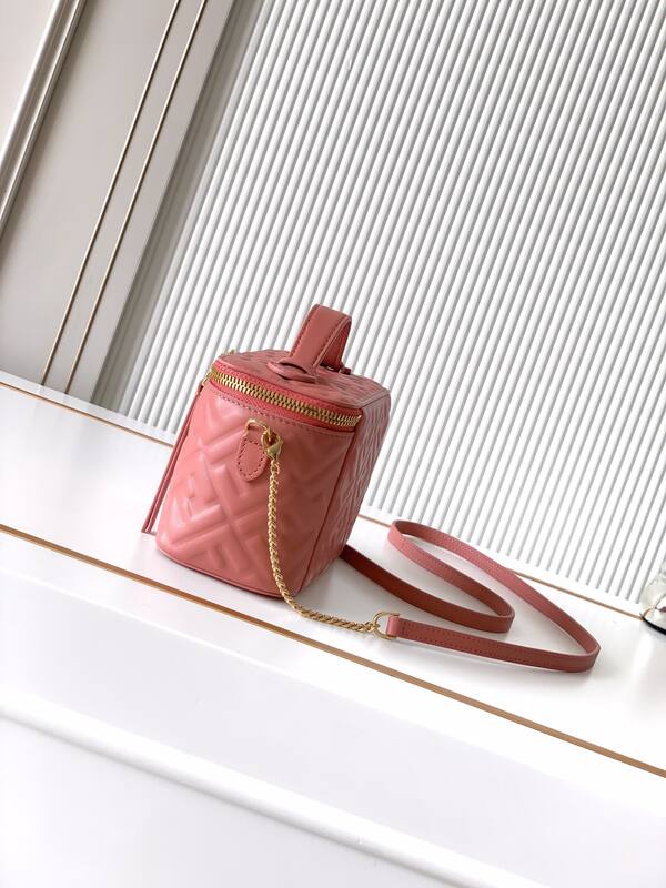 Fendi Pink 25x18x10cm shoulder bag — Premium Replica
