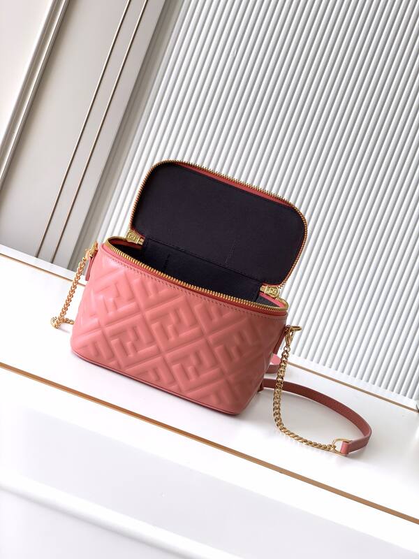Fendi Pink 25x18x10cm shoulder bag — Premium Replica