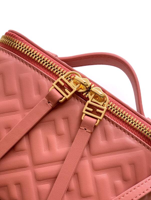 Fendi Pink 25x18x10cm shoulder bag — Premium Replica