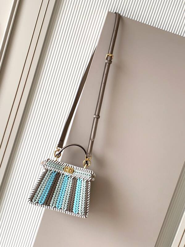 Fendi Peekaboo 33x22x14cm shoulder bag — Premium Replica