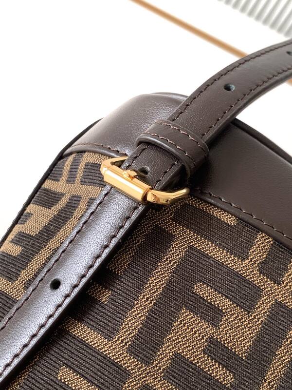 Fendi Brown 25x18x10cm shoulder bag — AAA Quality Replica