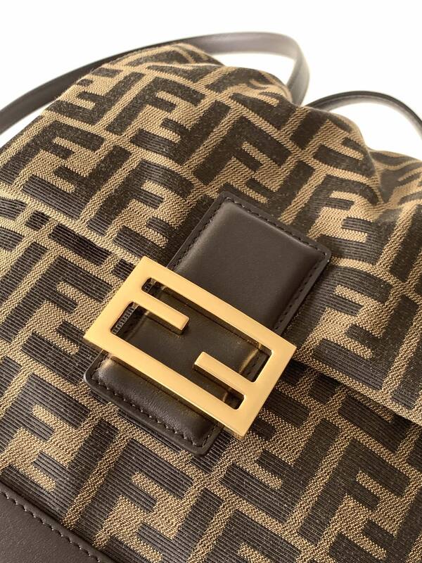 Fendi Brown 25x18x10cm shoulder bag — AAA Quality Replica