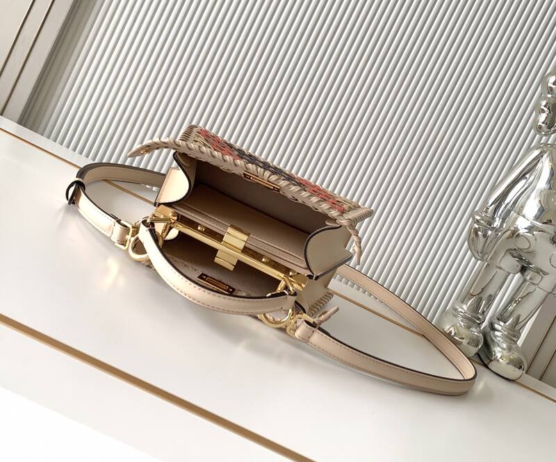 Fendi Peekaboo Beige 33x22x14cm shoulder bag — Top Quality Replica