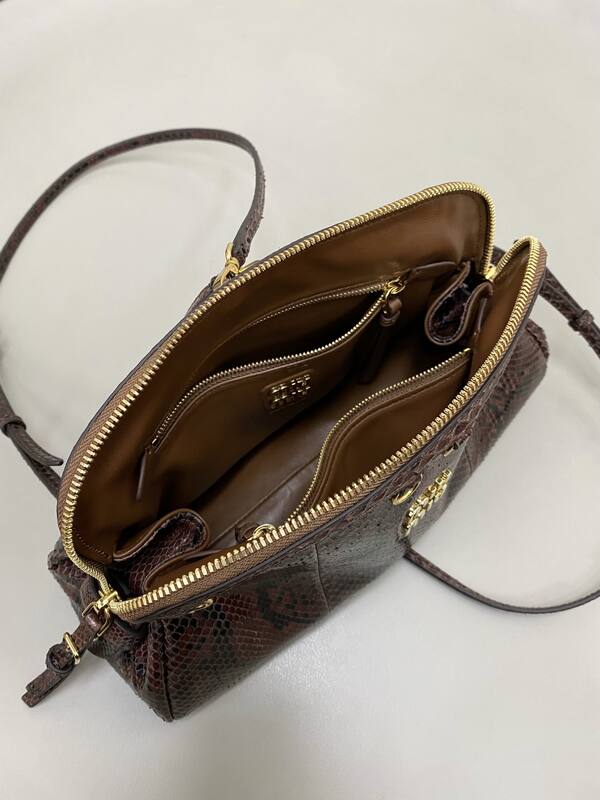 Miu Miu Brown 30x22x12cm shoulder bag — Premium Replica