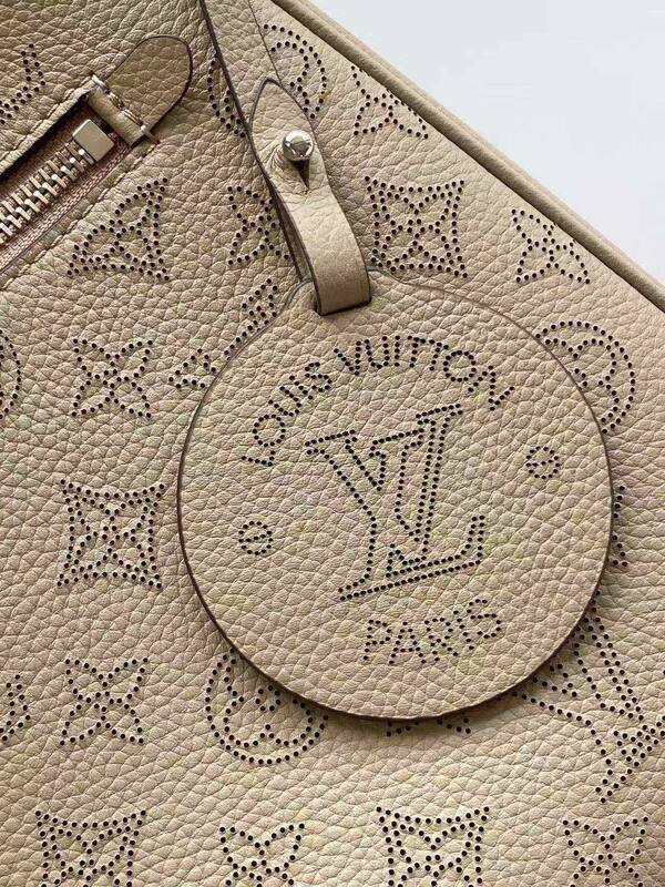 Louis Vuitton M14617 Beige Monogram crossbody — AAA Quality Replica