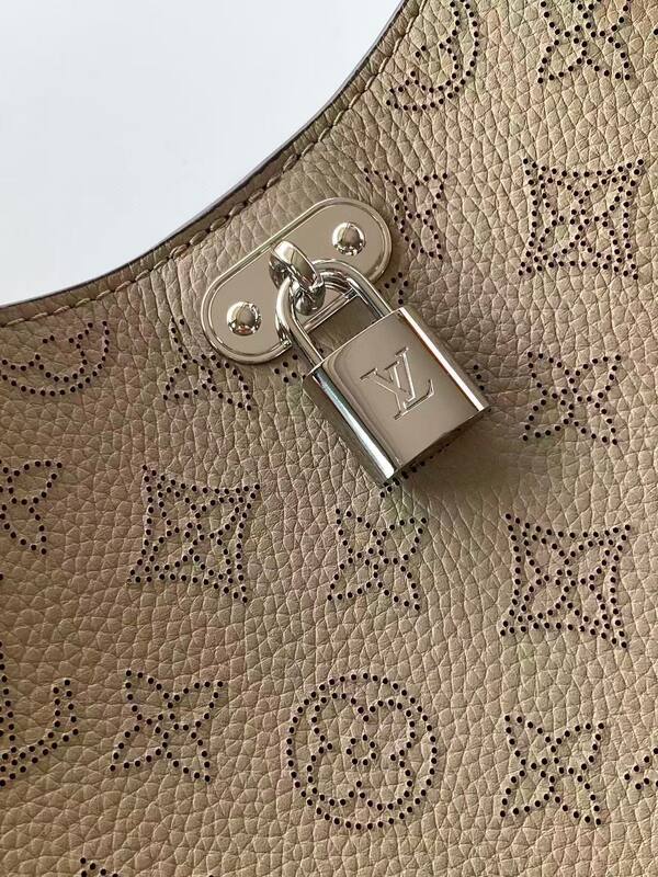 Louis Vuitton M14617 Beige Monogram crossbody — AAA Quality Replica