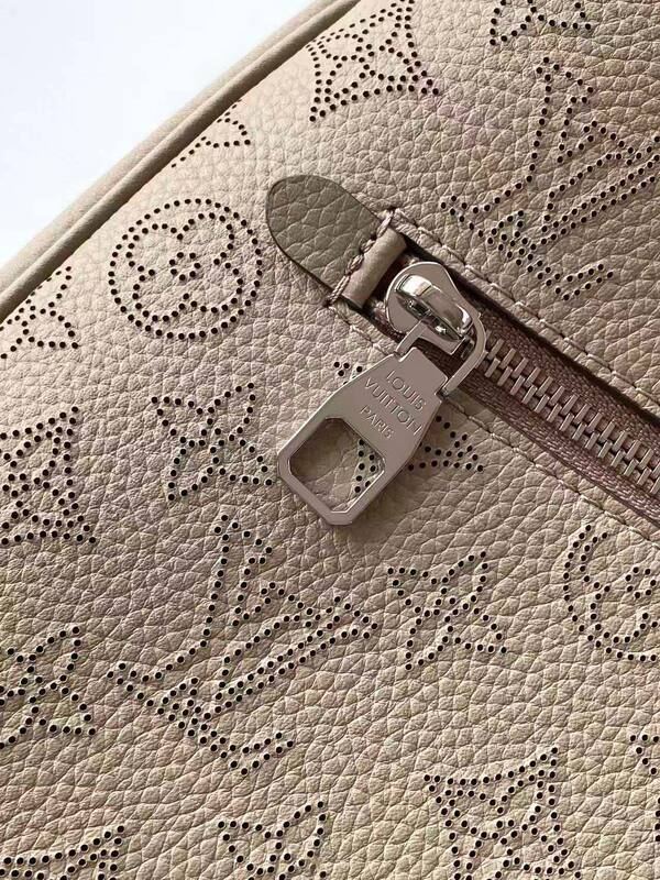 Louis Vuitton M14617 Beige Monogram crossbody — AAA Quality Replica