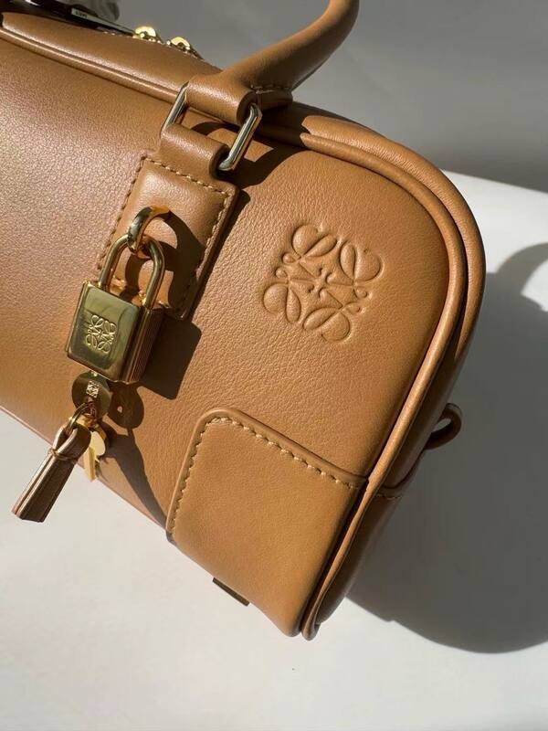 Loewe Calfskin 25x18x10cm shoulder bag — 1:1 Replica