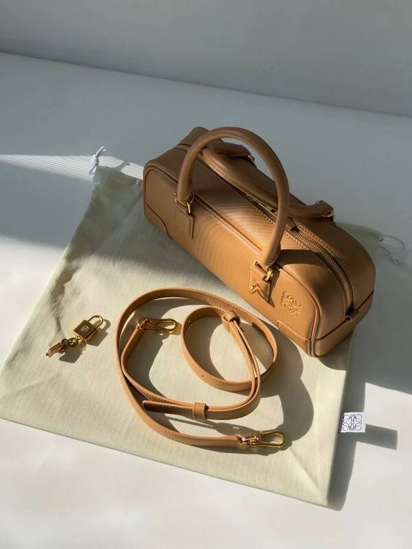 Loewe Calfskin 25x18x10cm shoulder bag — 1:1 Replica