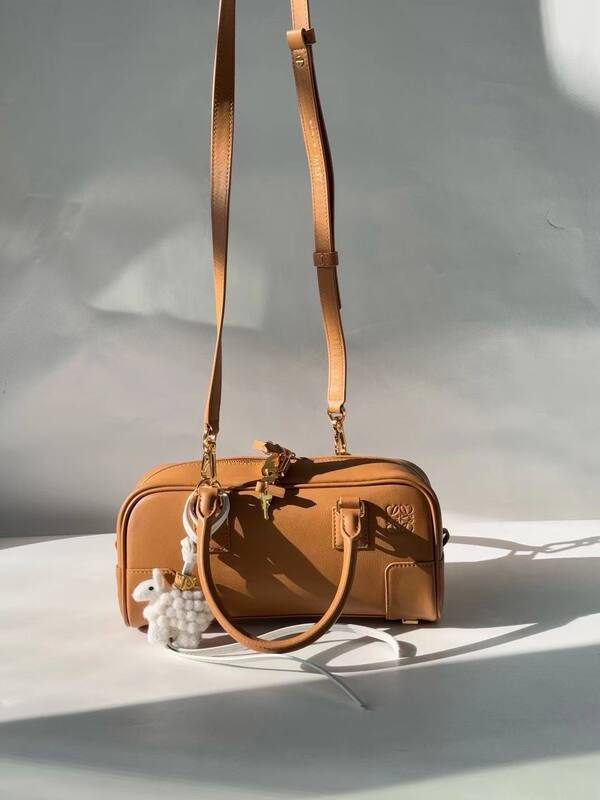 Loewe Calfskin 25x18x10cm shoulder bag — 1:1 Replica
