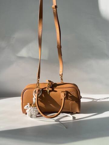 Loewe Calfskin 25x18x10cm shoulder bag 1 1 Replica