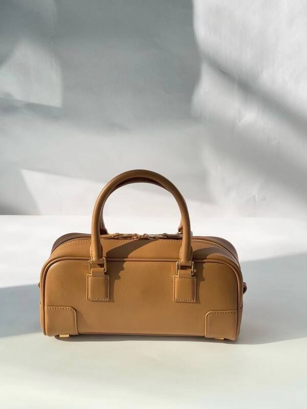 Loewe Calfskin 25x18x10cm shoulder bag — 1:1 Replica