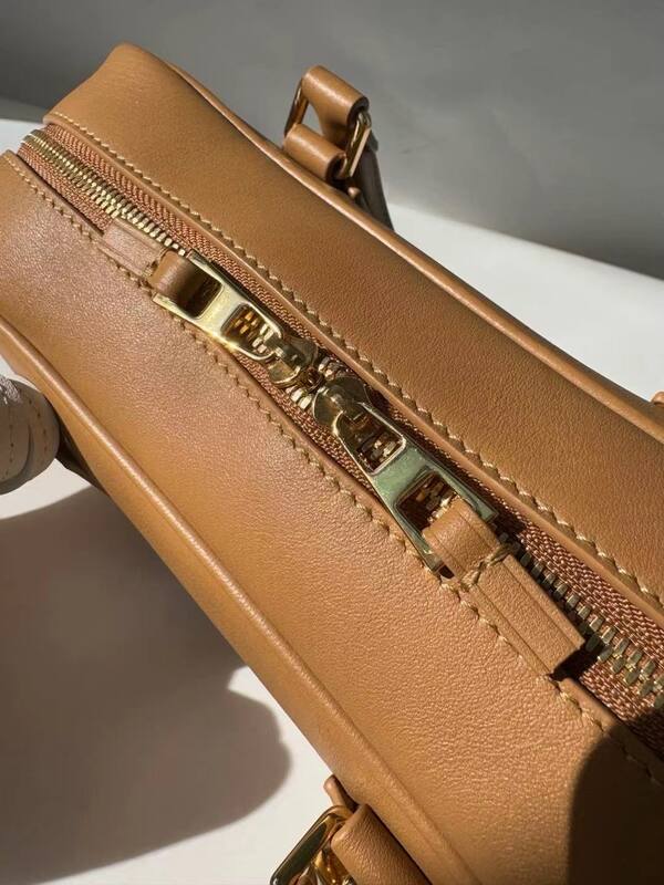 Loewe Calfskin 25x18x10cm shoulder bag — 1:1 Replica