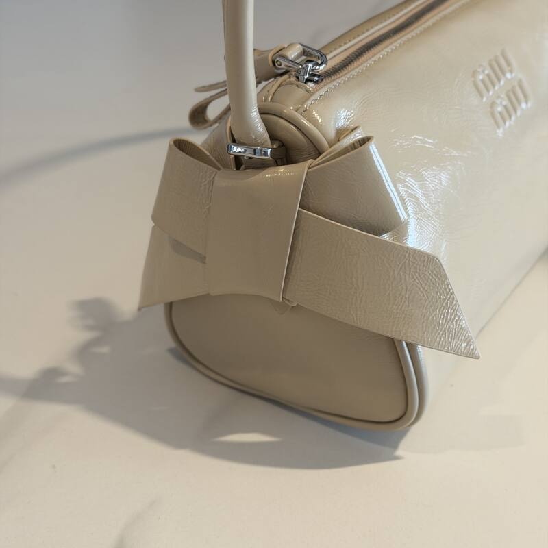 Miu Miu Beige 25x18x10cm shoulder bag — 1:1 Replica