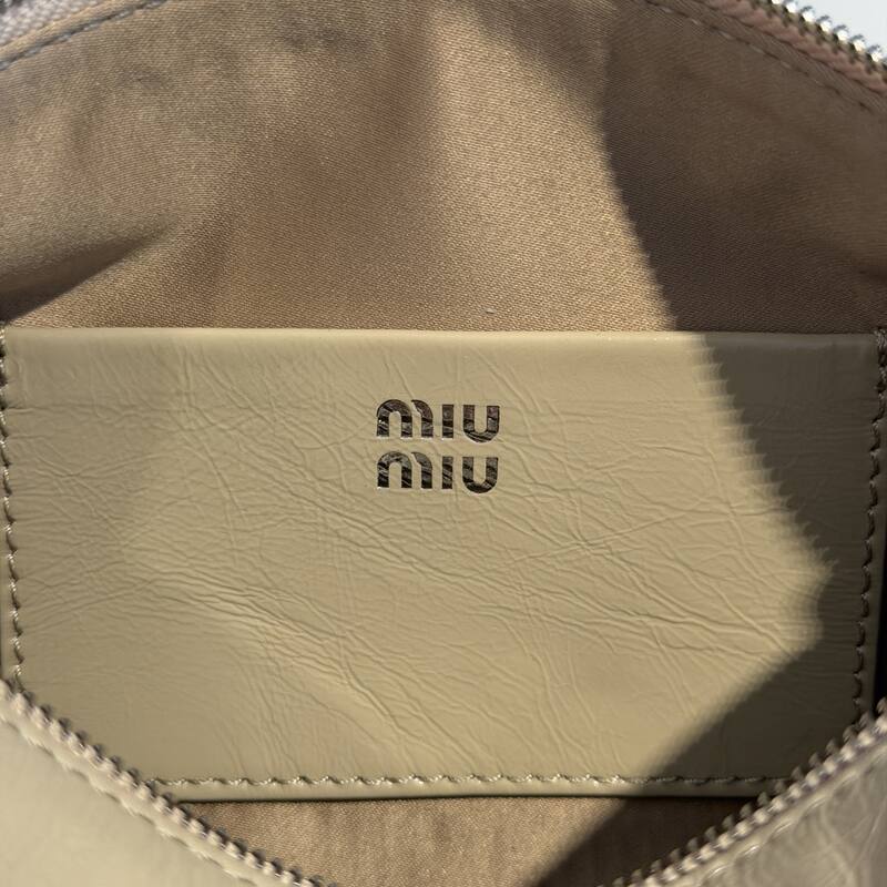 Miu Miu Beige 25x18x10cm shoulder bag — 1:1 Replica