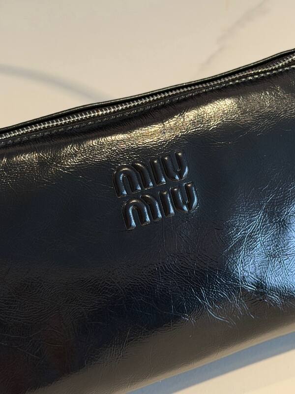 Miu Miu Black 25x18x10cm shoulder bag — 1:1 Replica