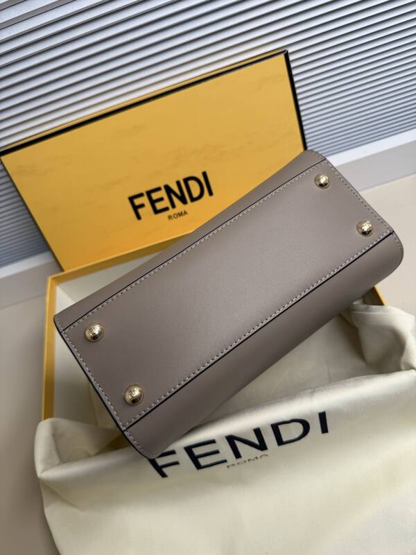 Fendi Peekaboo 33x22x14cm shoulder bag — Top Quality Replica