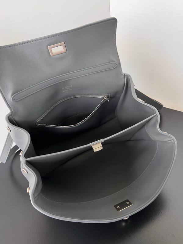 Balenciaga Grey 25x18x10cm shoulder bag — Top Quality Replica