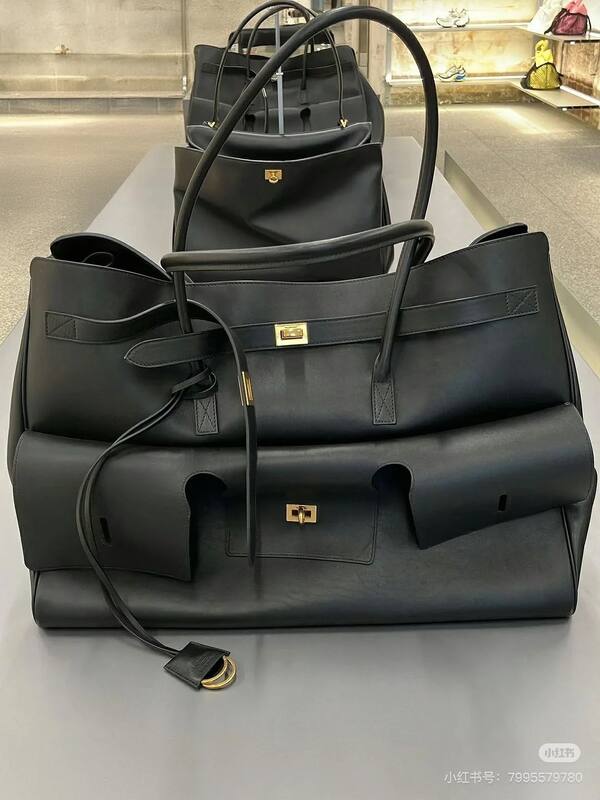 Balenciaga Black 40x30x16cm shoulder bag — 1:1 Replica