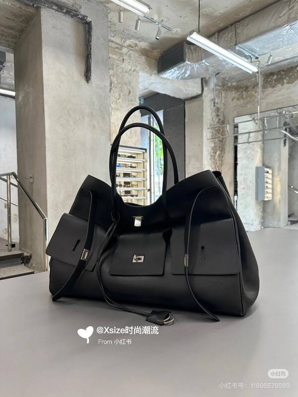 Balenciaga Black 40x30x16cm shoulder bag — 1:1 Replica