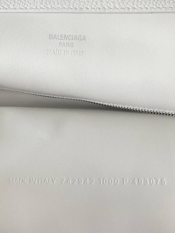 Balenciaga White 30x22x12cm shoulder bag — 1:1 Replica