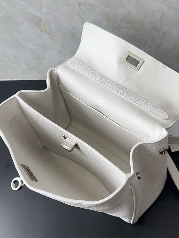 Balenciaga White 25x18x10cm shoulder bag — Premium Replica